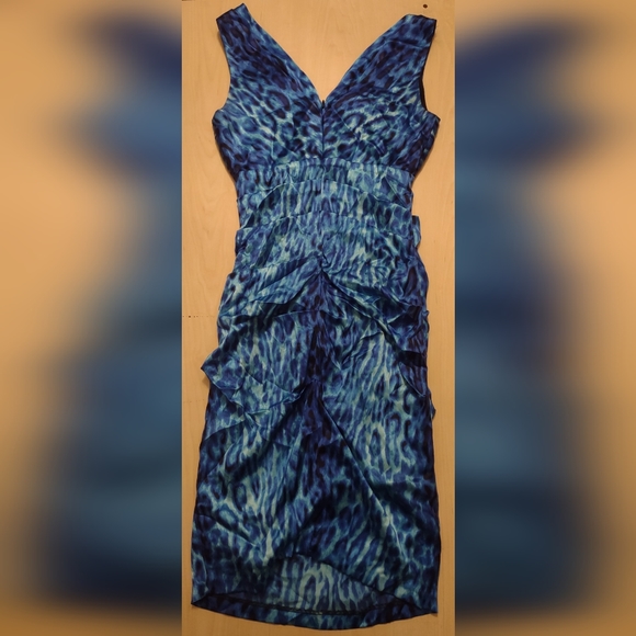 Rare CACHE Bodycon Animal Print Dress - Picture 6 of 7